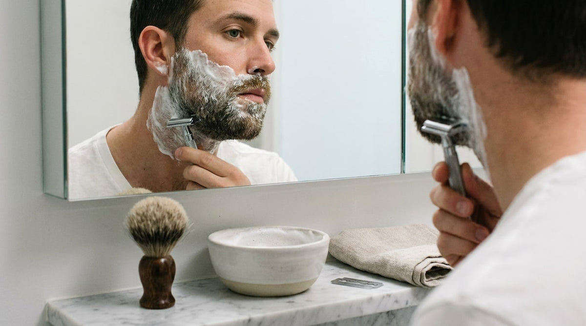 Raser une barbe de 3–5 jours : méthode pour éviter l’accroche